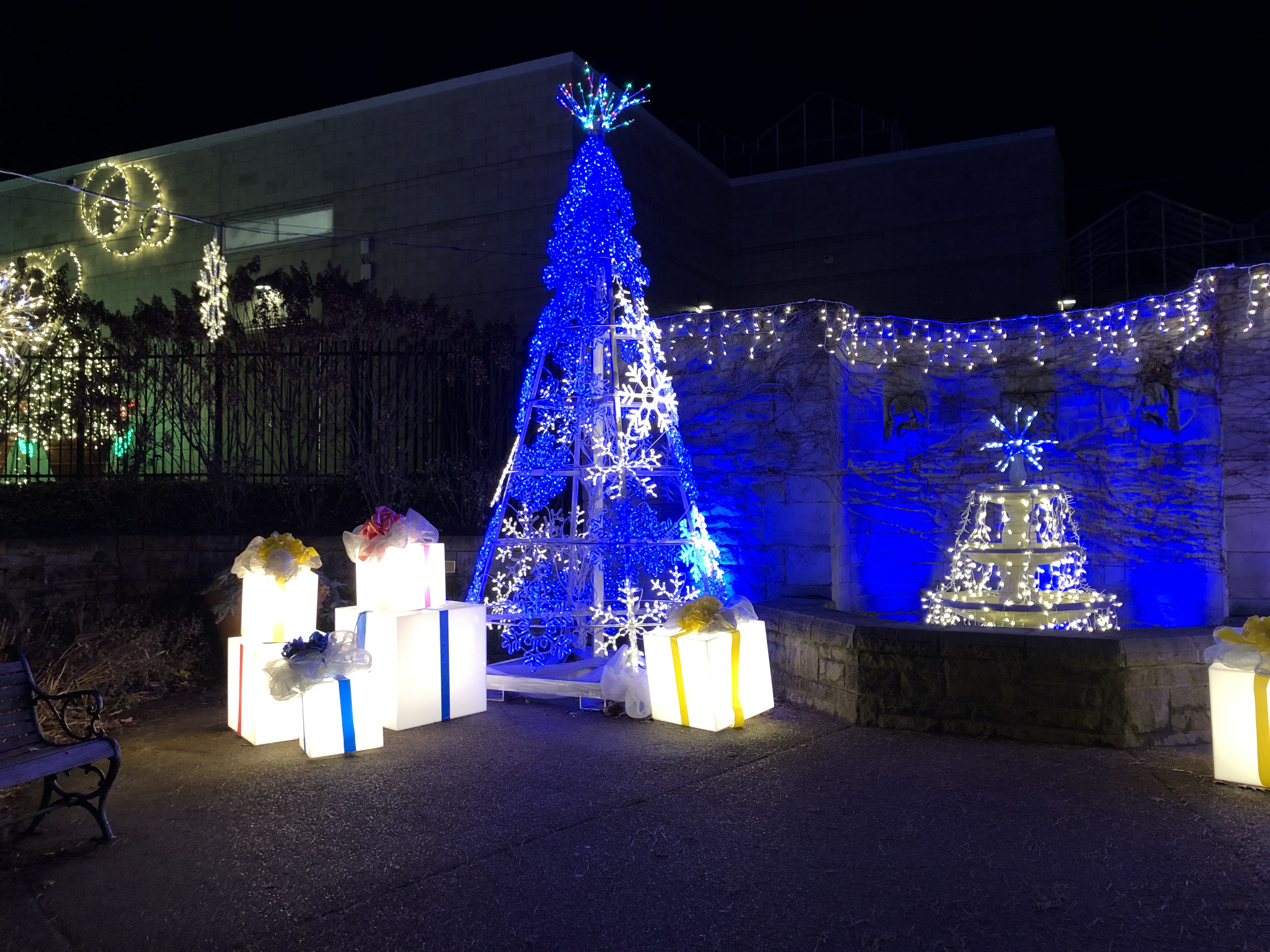 Phipps Holiday Magic: Let it Glow! 